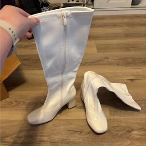 Dream Pairs White Heeled Boots